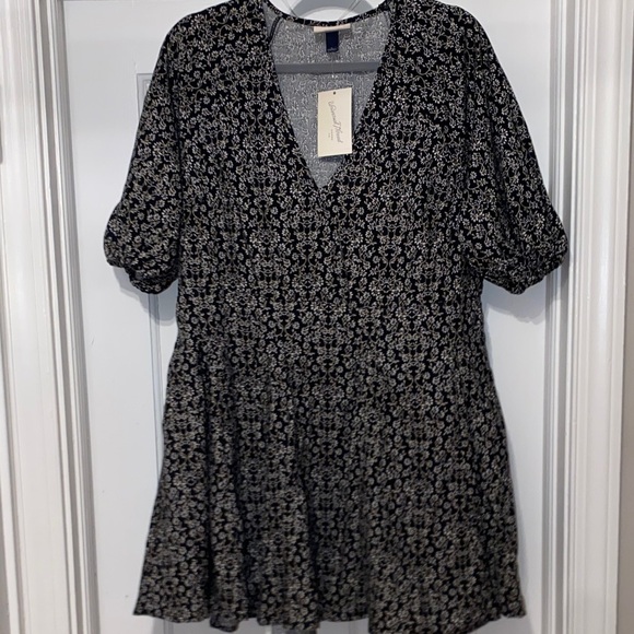 Universal Thread Dresses & Skirts - Universal Thread Black Floral Mini Dress